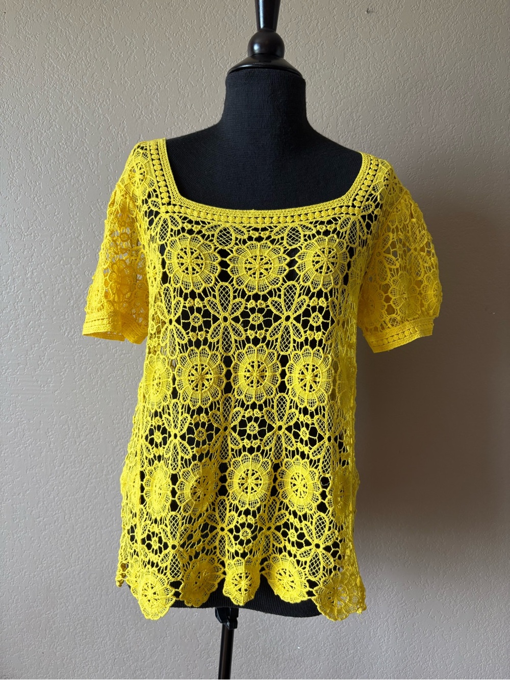 Est. 1946 Bright Yellow Cotton Lace Short Sleeve Blouse Size Med Boho Cottagecor